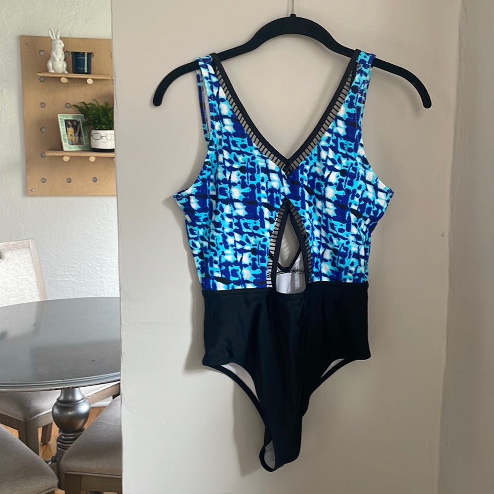 Cupshe Patterned Lace One Piece